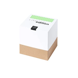 En la tapa de la caja de presentación
